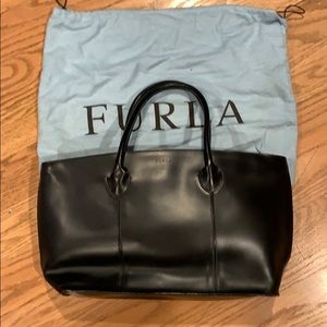 Furla medium tote bag with zipper closure